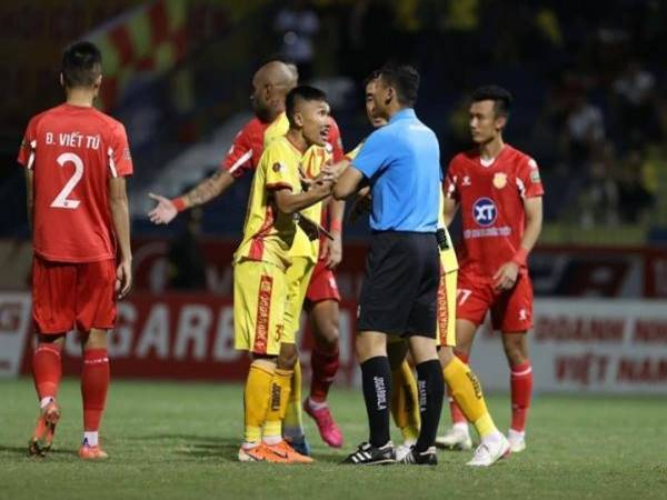 Bóng đá Việt Nam 12/7: CLB Đông Á Thanh Hoá khiếu nại trọng tài
