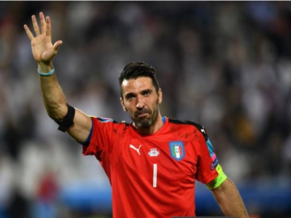 Gianluigi Buffon trong màu áo ĐTQG Ý