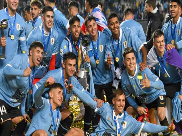 Số lần Uruguay lên ngôi vô địch World Cup là bao nhiêu?