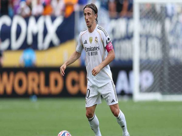 Tin AC Milan: Luka Modric gia nhập AC Milan