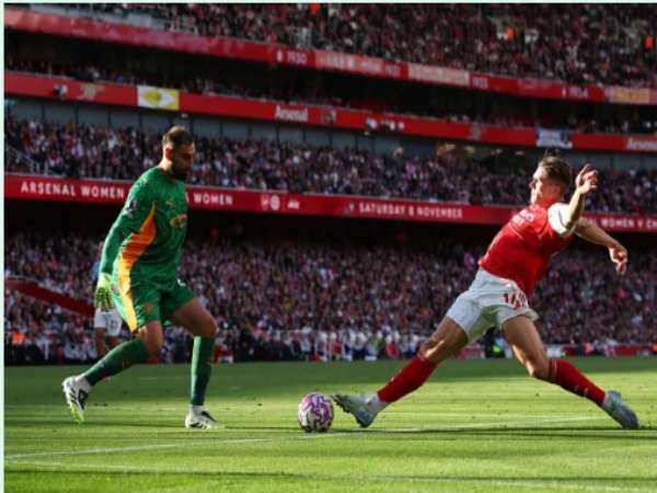 Bóng đá QT: Pep Guardiola lập kỷ lục tệ trước Arsenal