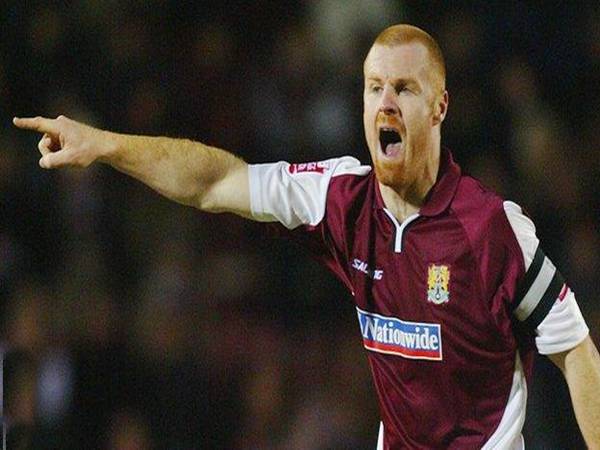 Dyche thay thế Ange Postecoglou – người bị sa thải sau 39 ngày