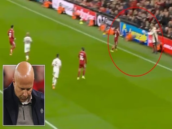 Tin BĐ: Liverpool sai lầm hy hữu làm dậy sóng Ngoại hạng Anh