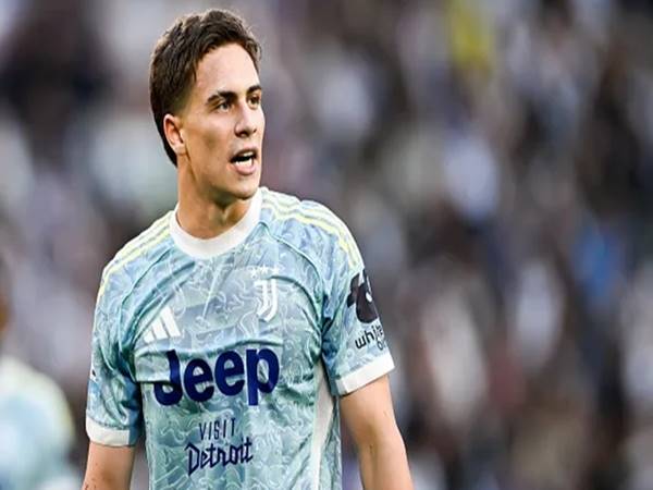Tin chuyển nhượng: Chelsea tranh mua Kenan Yildiz với Arsenal