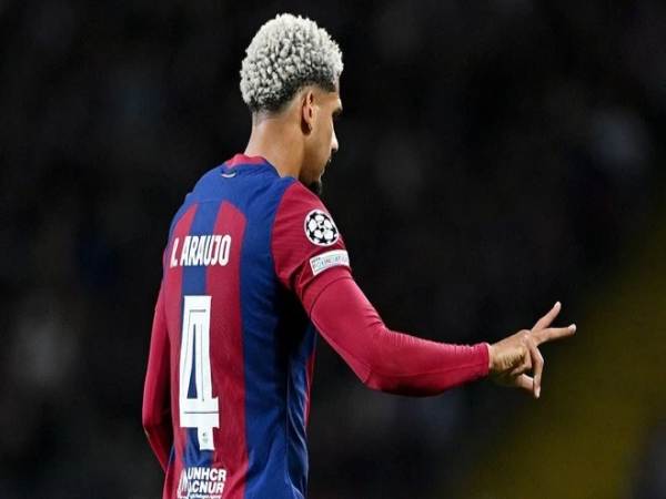 Tìm hiểu số áo Araujo qua từng mùa giải tại Barca