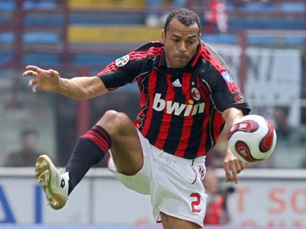 Tìm hiểu các số áo Cafu ở AC Milan và những CLB khác