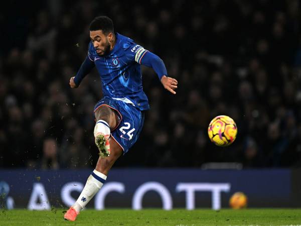 Hậu vệ Reece James